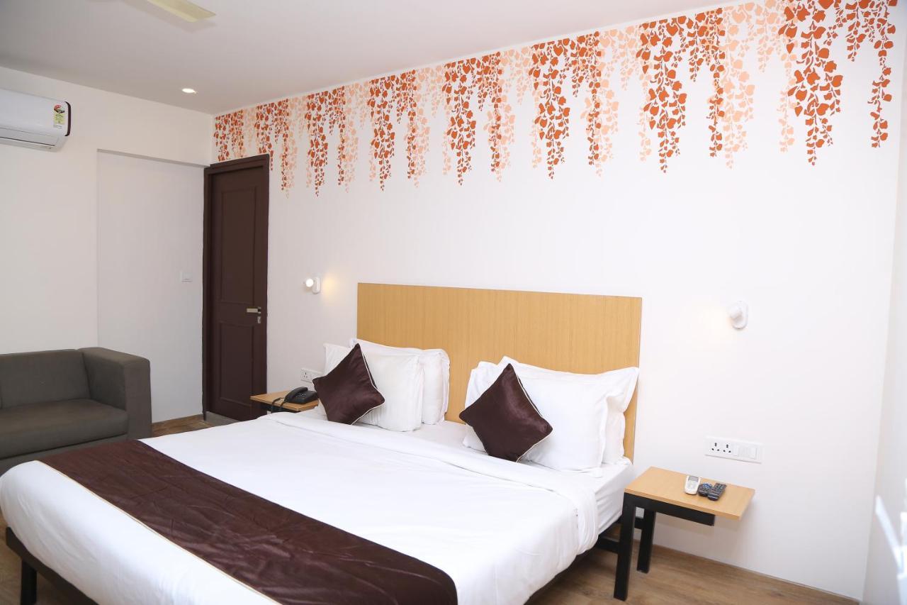 Vishnu Paradise Hotel Vijayawada Ngoại thất bức ảnh