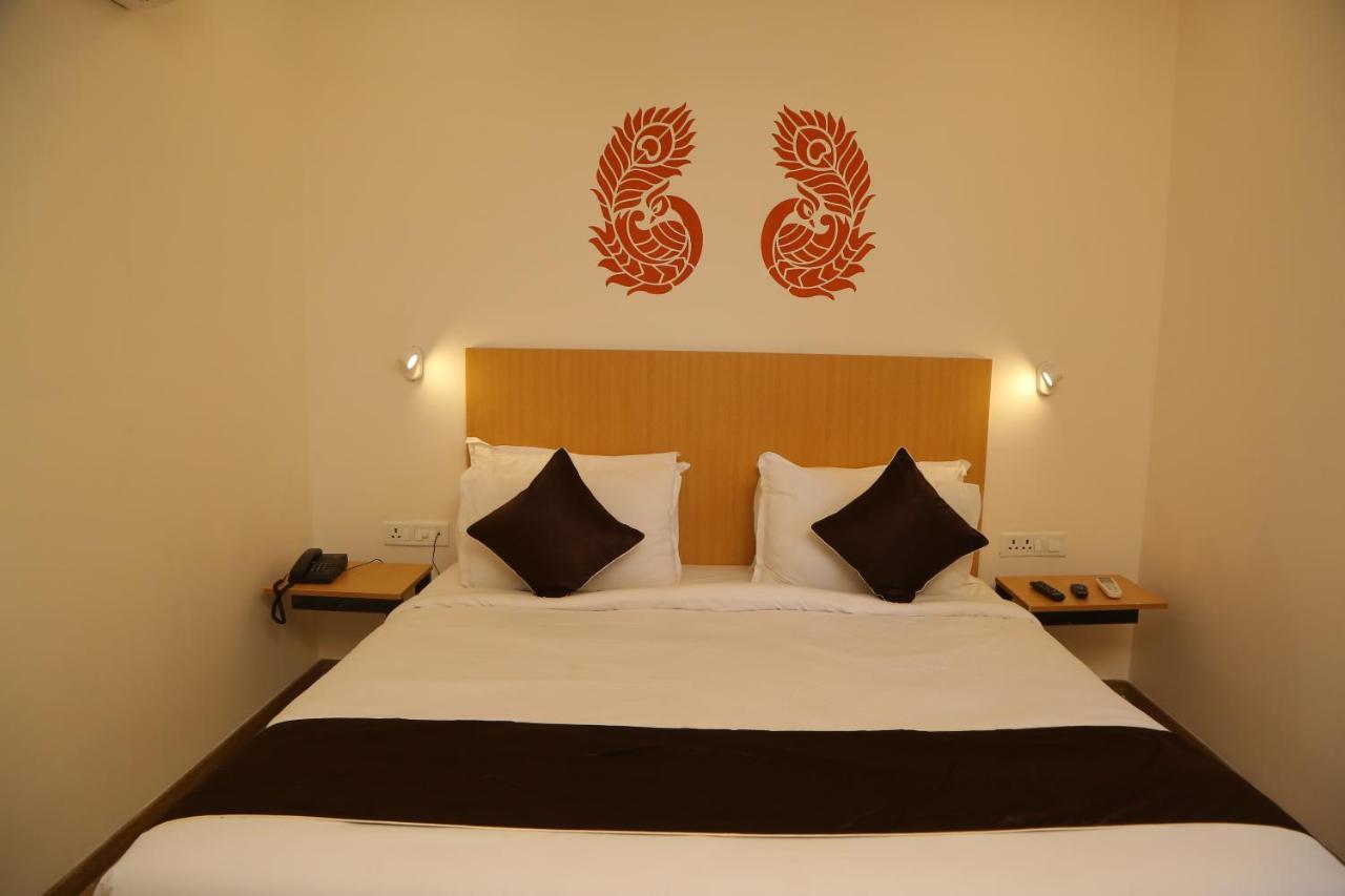 Vishnu Paradise Hotel Vijayawada Ngoại thất bức ảnh