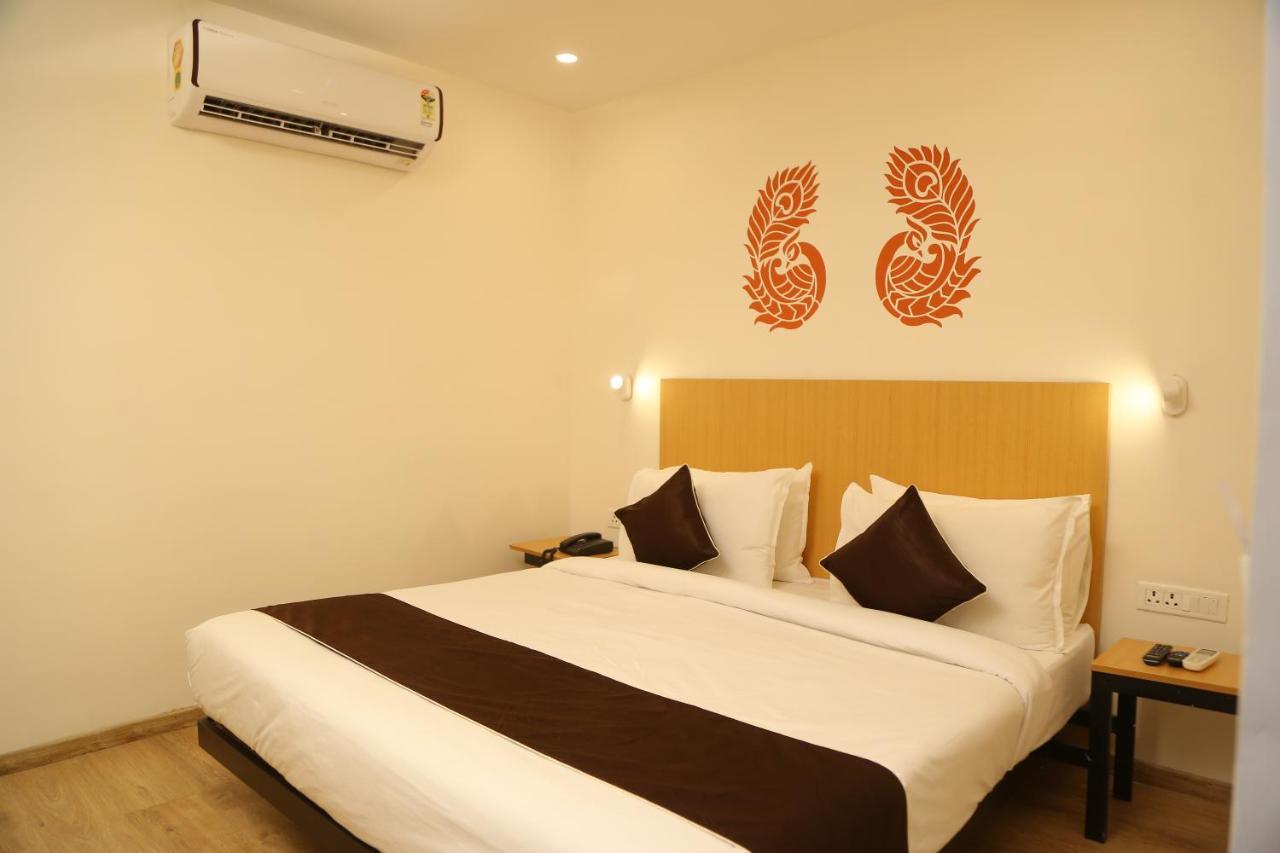 Vishnu Paradise Hotel Vijayawada Ngoại thất bức ảnh