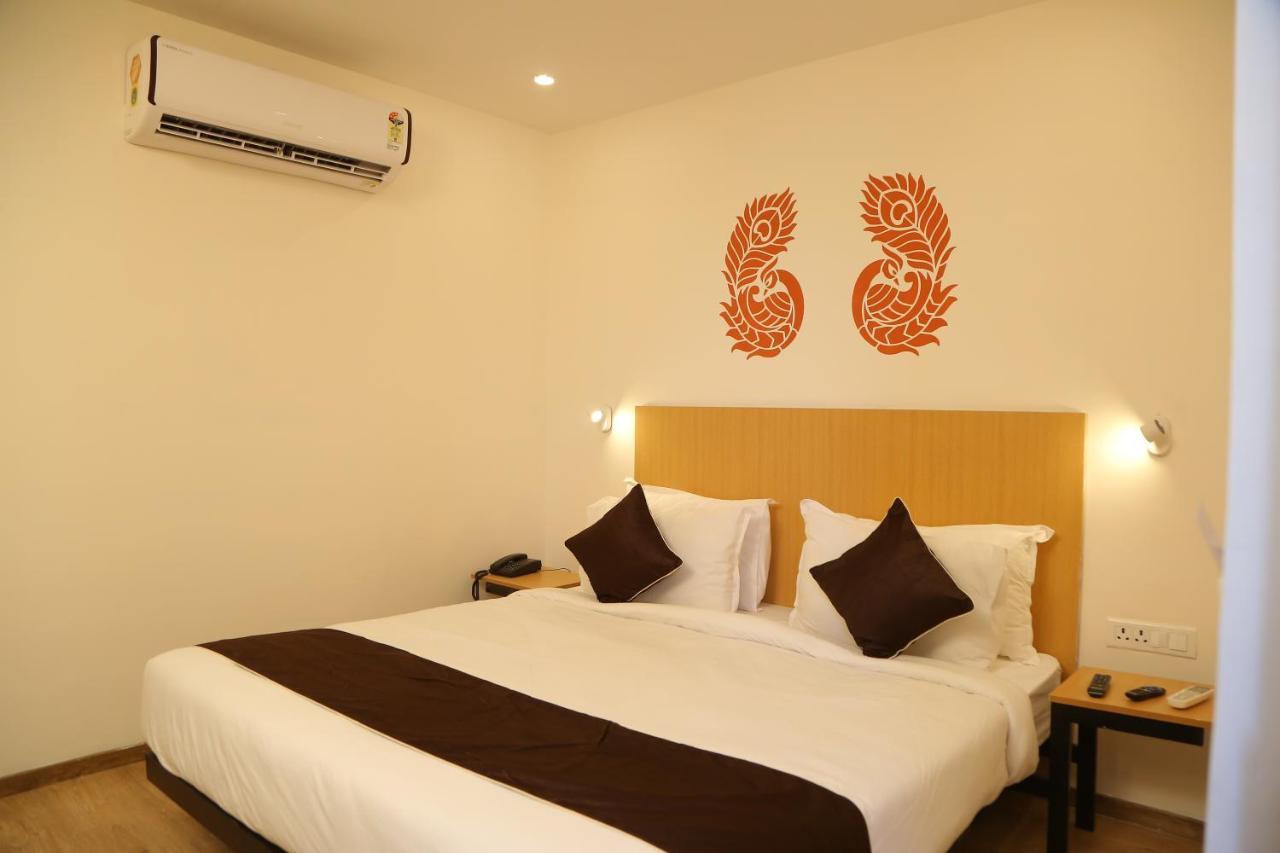 Vishnu Paradise Hotel Vijayawada Ngoại thất bức ảnh