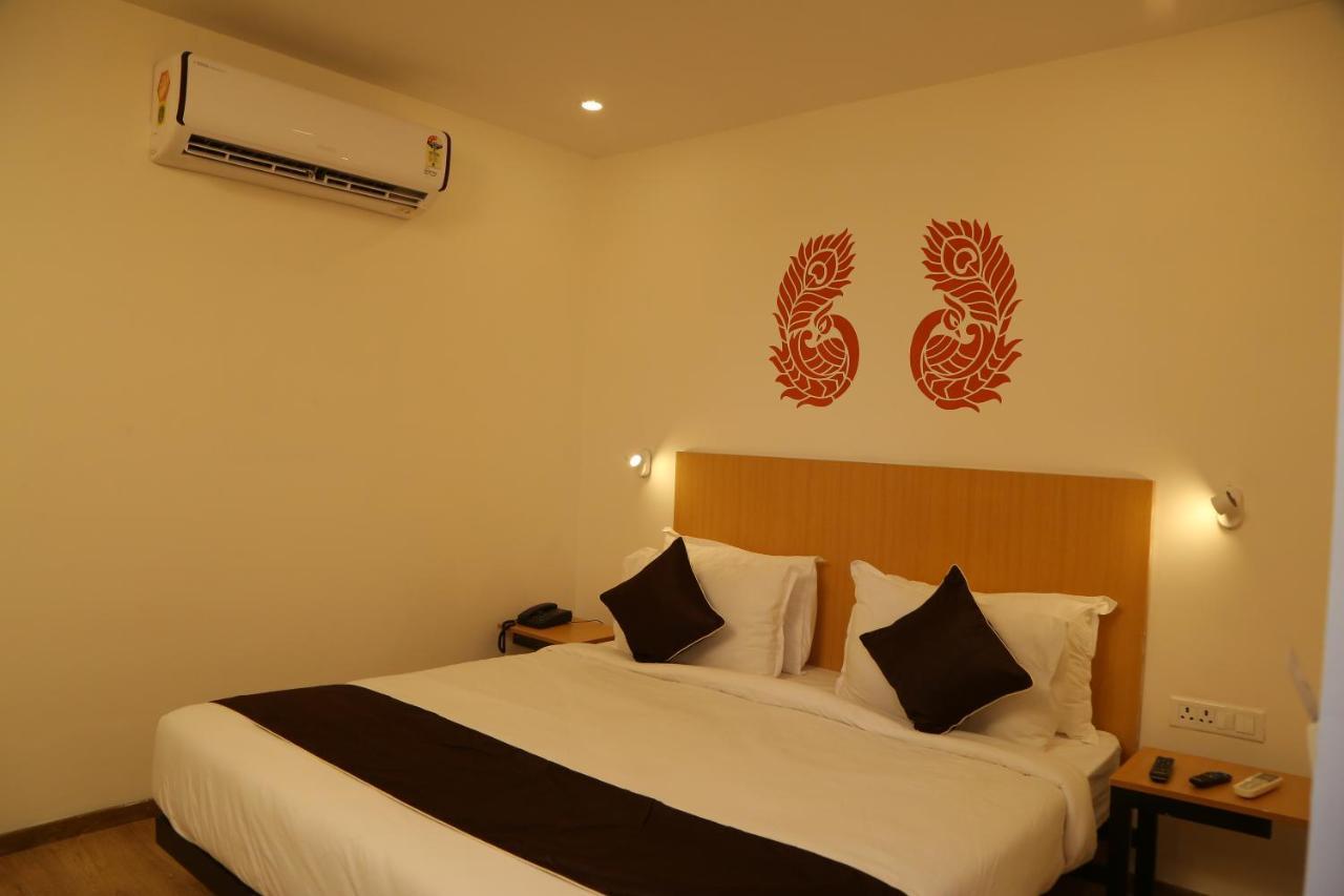 Vishnu Paradise Hotel Vijayawada Ngoại thất bức ảnh