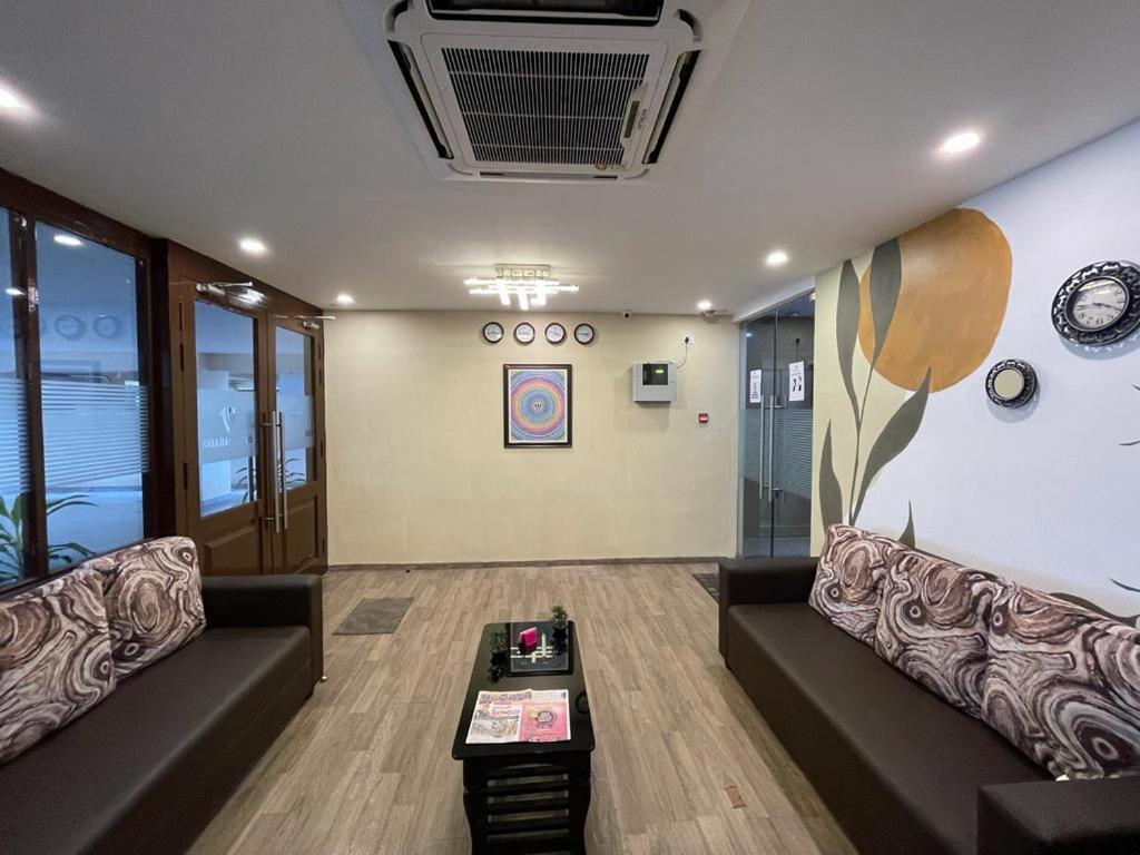 Vishnu Paradise Hotel Vijayawada Ngoại thất bức ảnh