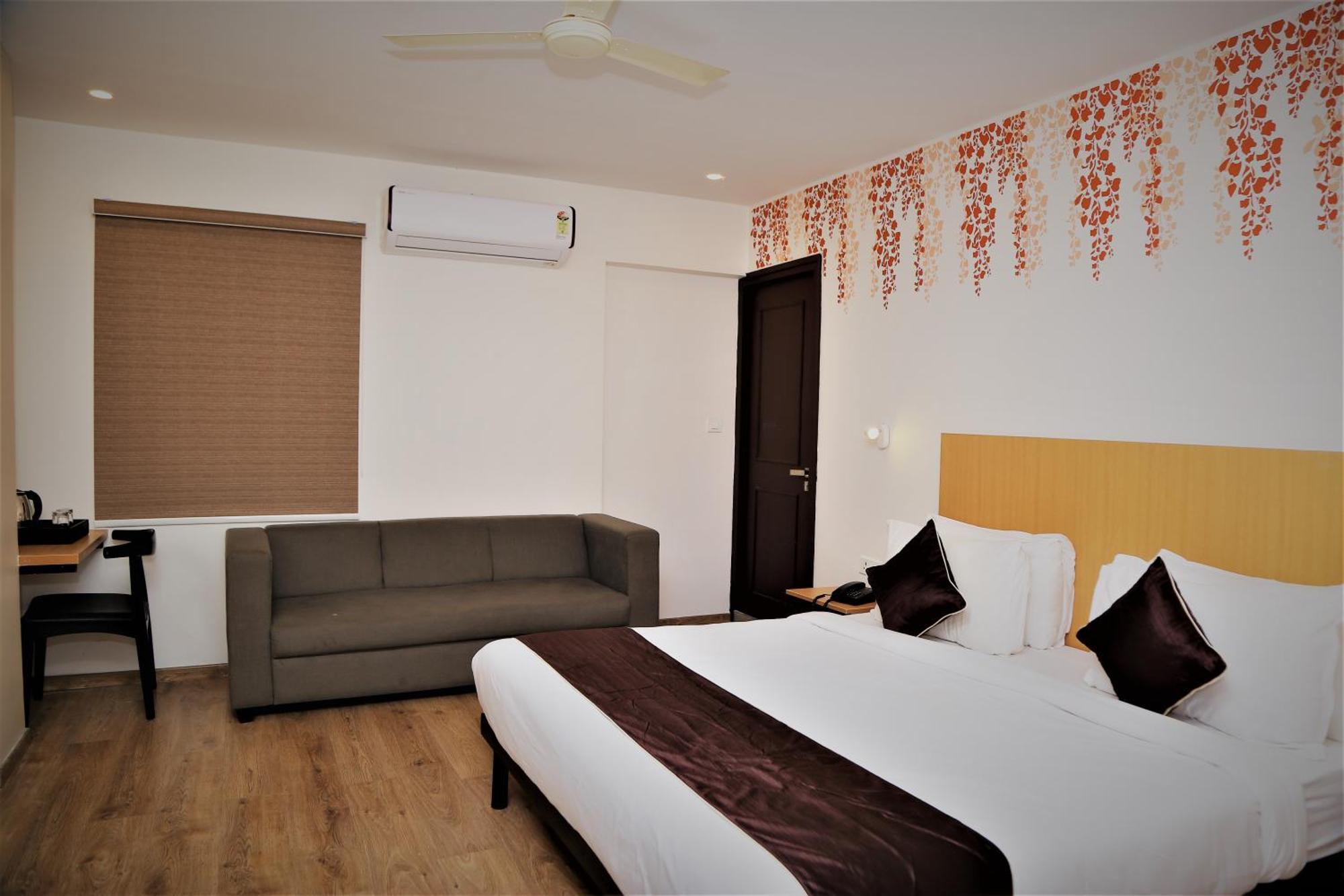 Vishnu Paradise Hotel Vijayawada Ngoại thất bức ảnh